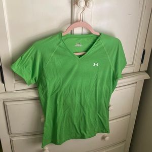 Green under armor tshirt